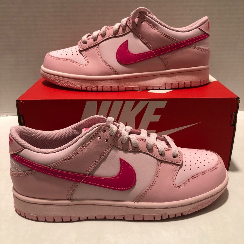 Nike Dunk Low Triple Pink